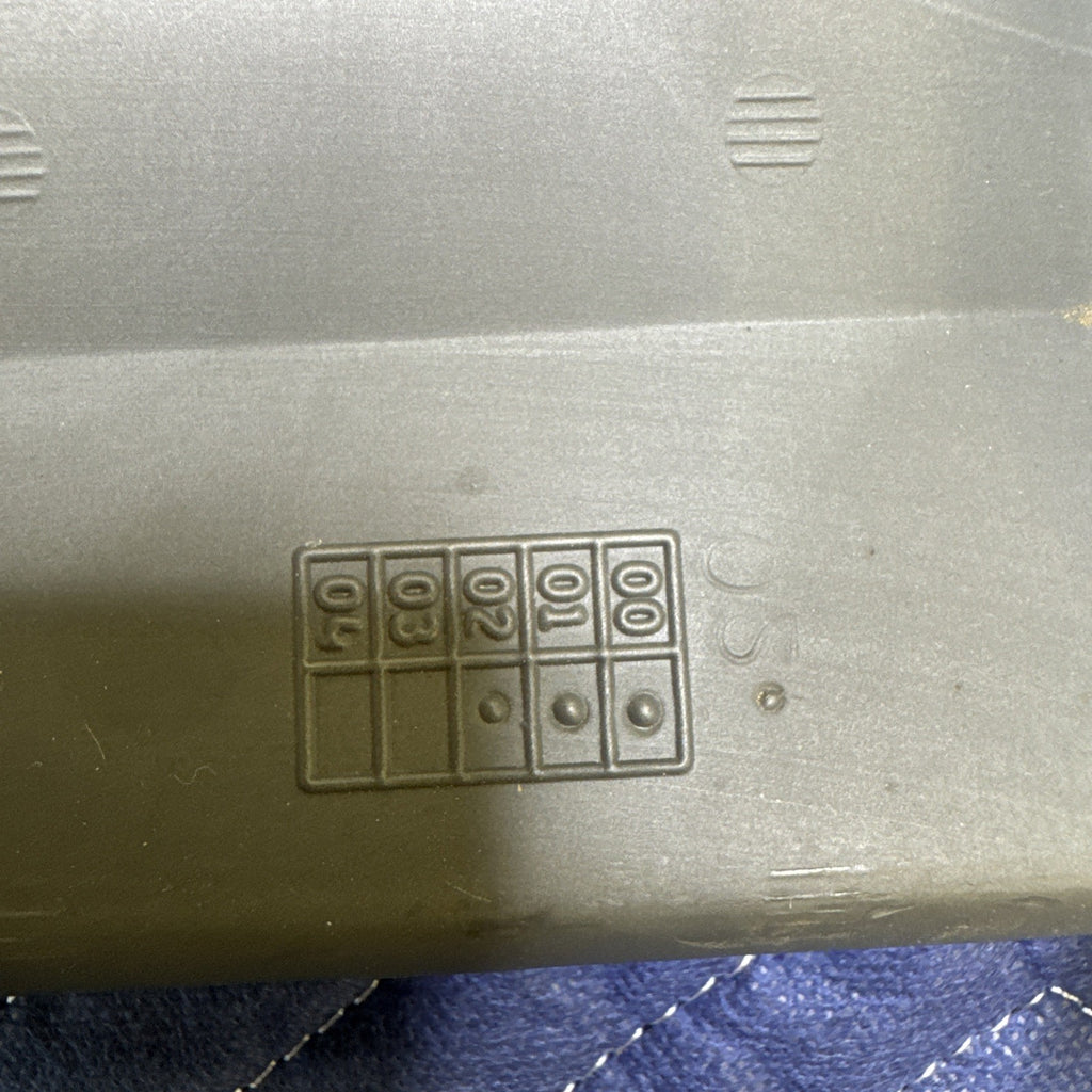 1999-2006 Chevrolet Silverado GMC Sierra LH Knee Bolster Panel 15999585 OEM