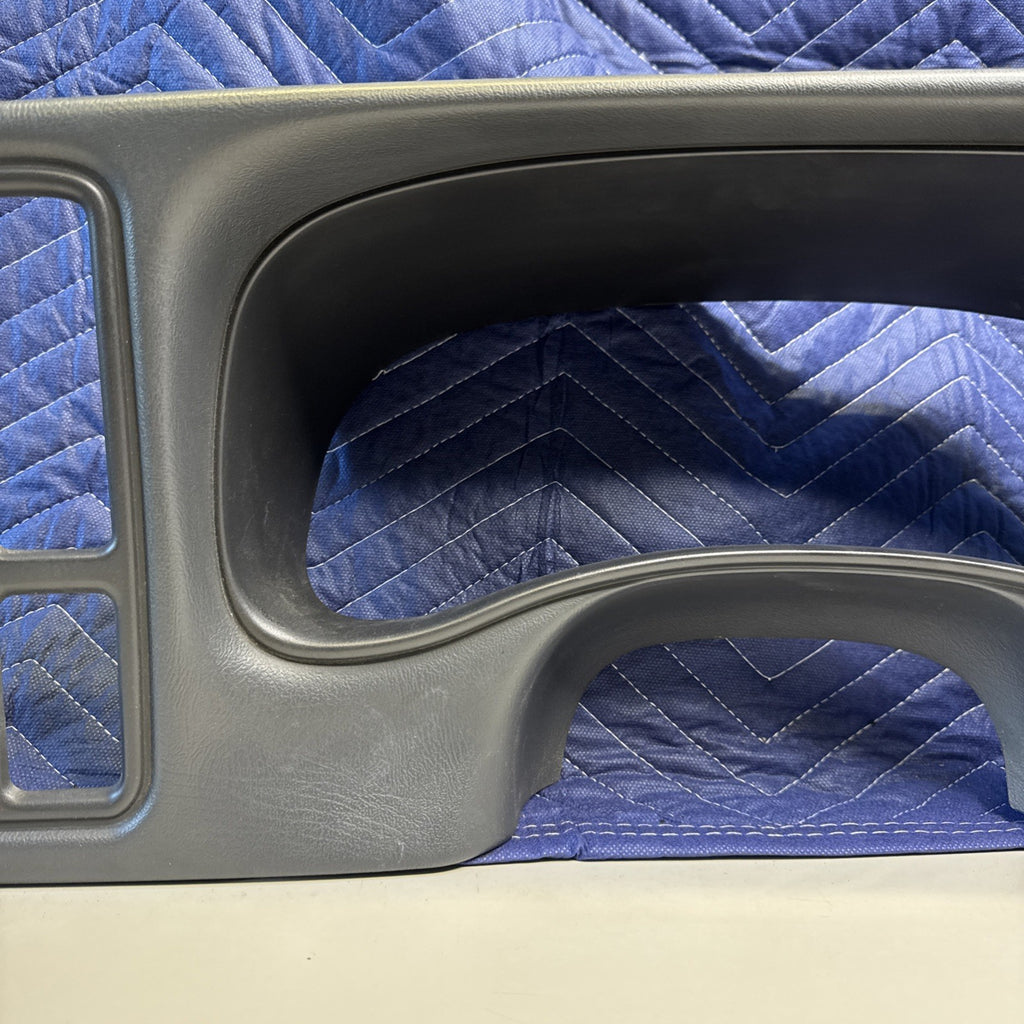 1999-02 GM Silverado Sierra Tahoe Yukon Radio Stereo Dash Bezel 15772850 OEM