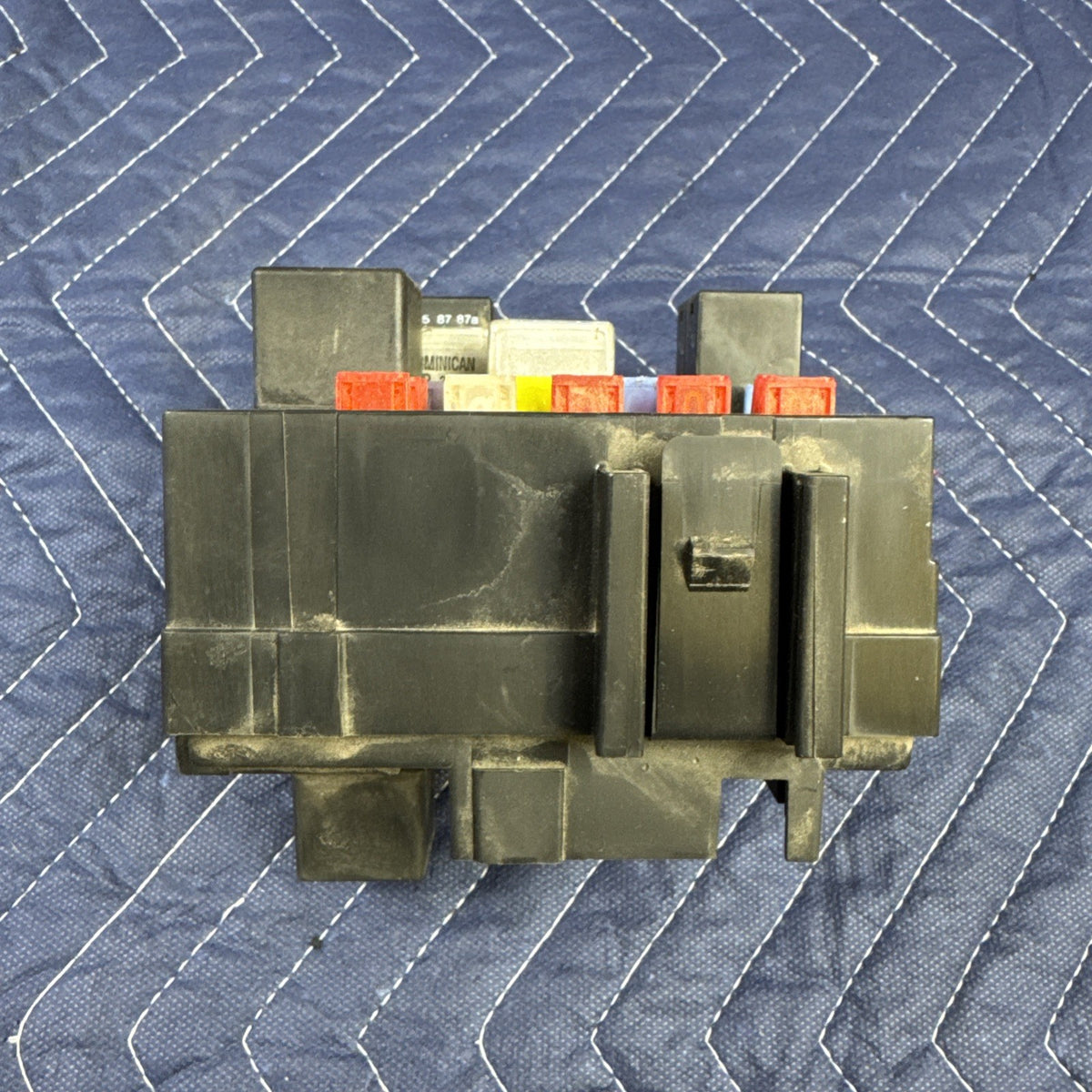 1999-2002 Chevrolet Silverado GMC Sierra Fuse Box Relay Block 15770992 OEM
