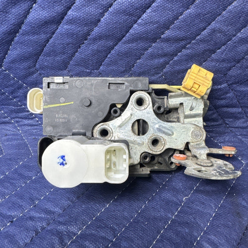 01-07 Silverado Sierra Tahoe Yukon Rear Left Door Latch Lock Actuator 16872415