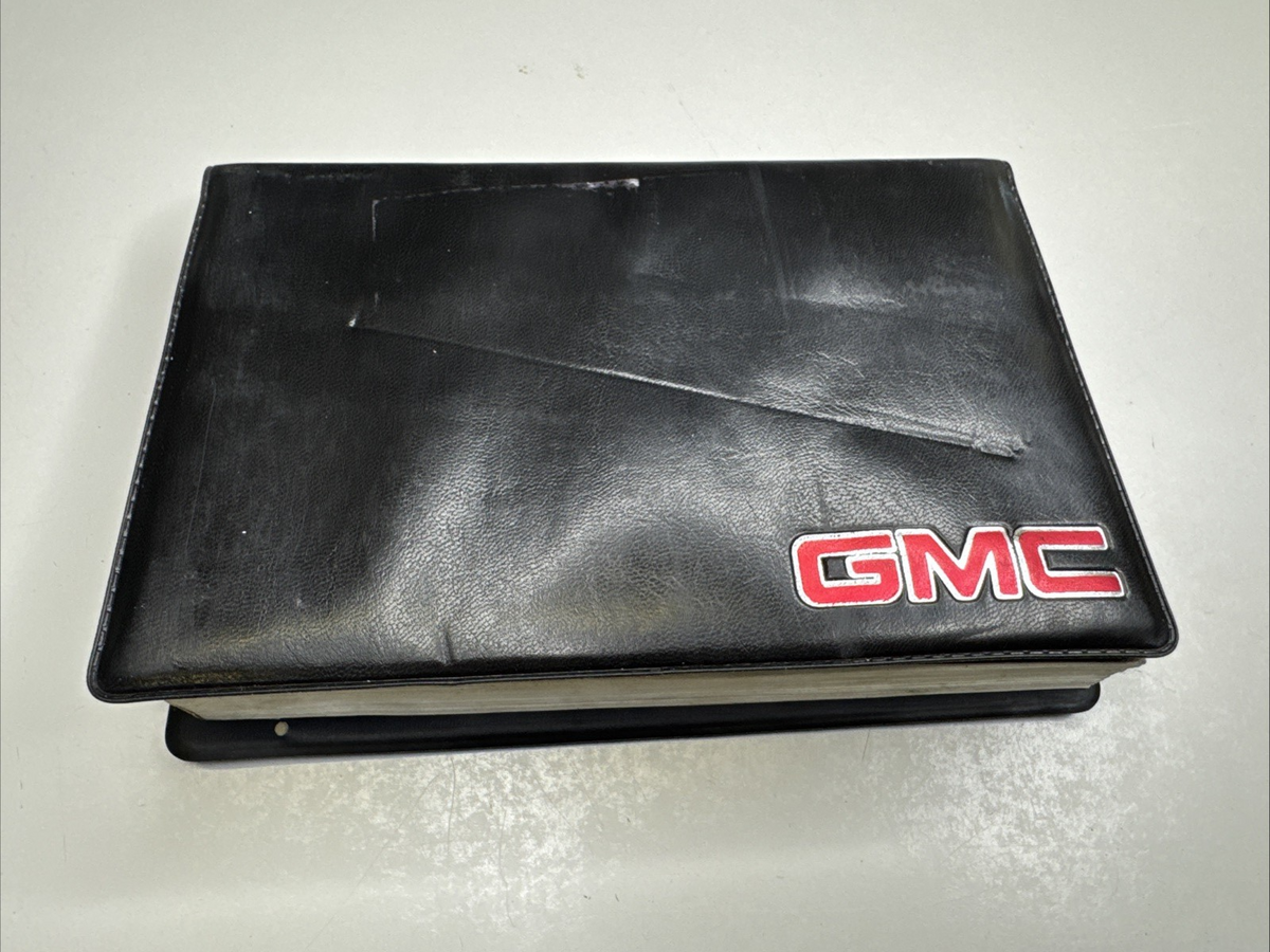 2002 GMC Sierra Owners Manual Portfolio Case Set 15063060 OEM Canadian