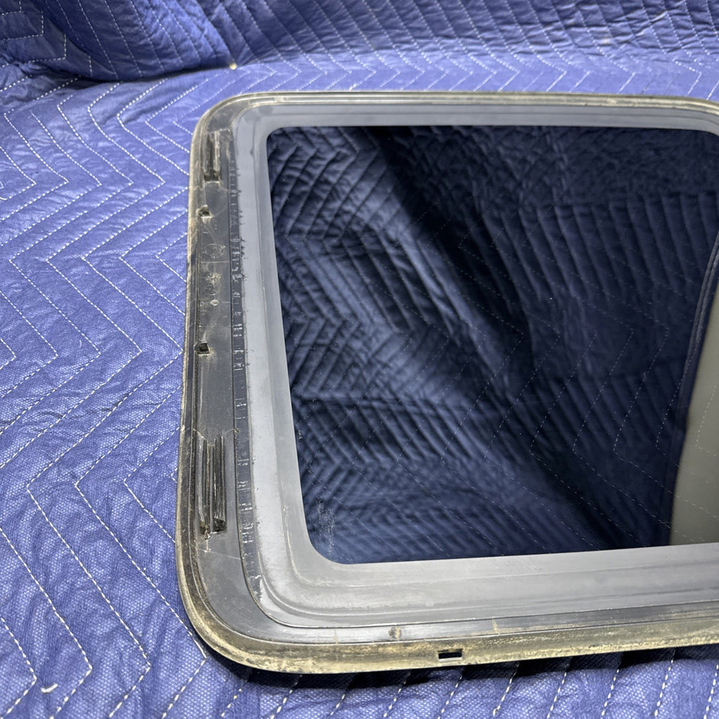 1999-2007 Silverado Sierra RH Dark Rear Quarter Vent Window Glass OEM