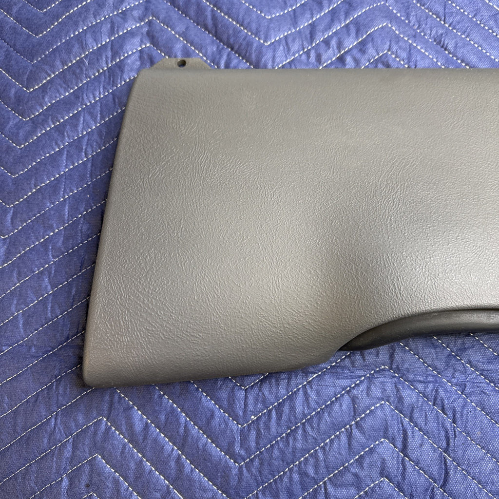 1999-2006 Chevrolet Silverado GMC Sierra LH Knee Bolster Panel 15187084 OEM
