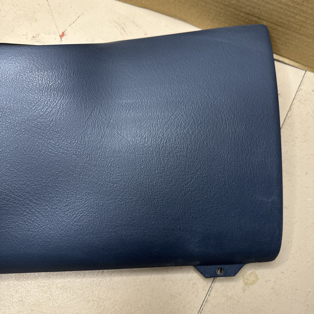 2000–2006 Silverado Sierra LH Knee Bolster Panel Medium Gray 15748089 OEM