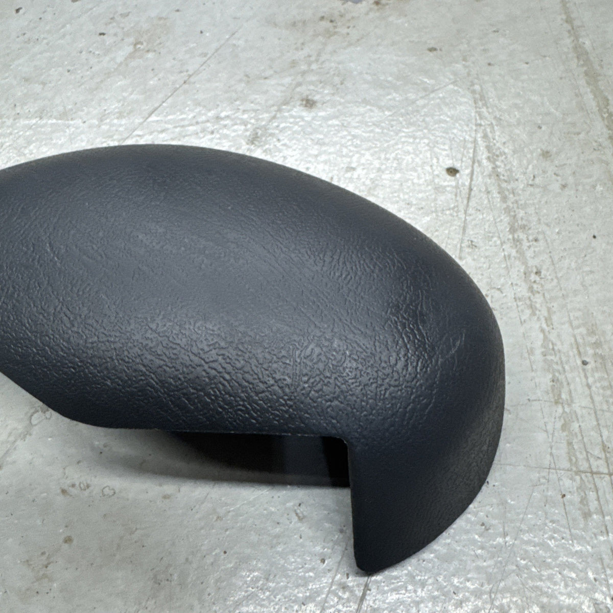 1999–2007 Silverado Sierra LH Rear Seat Belt Trim Cover Medium Gray 15034269