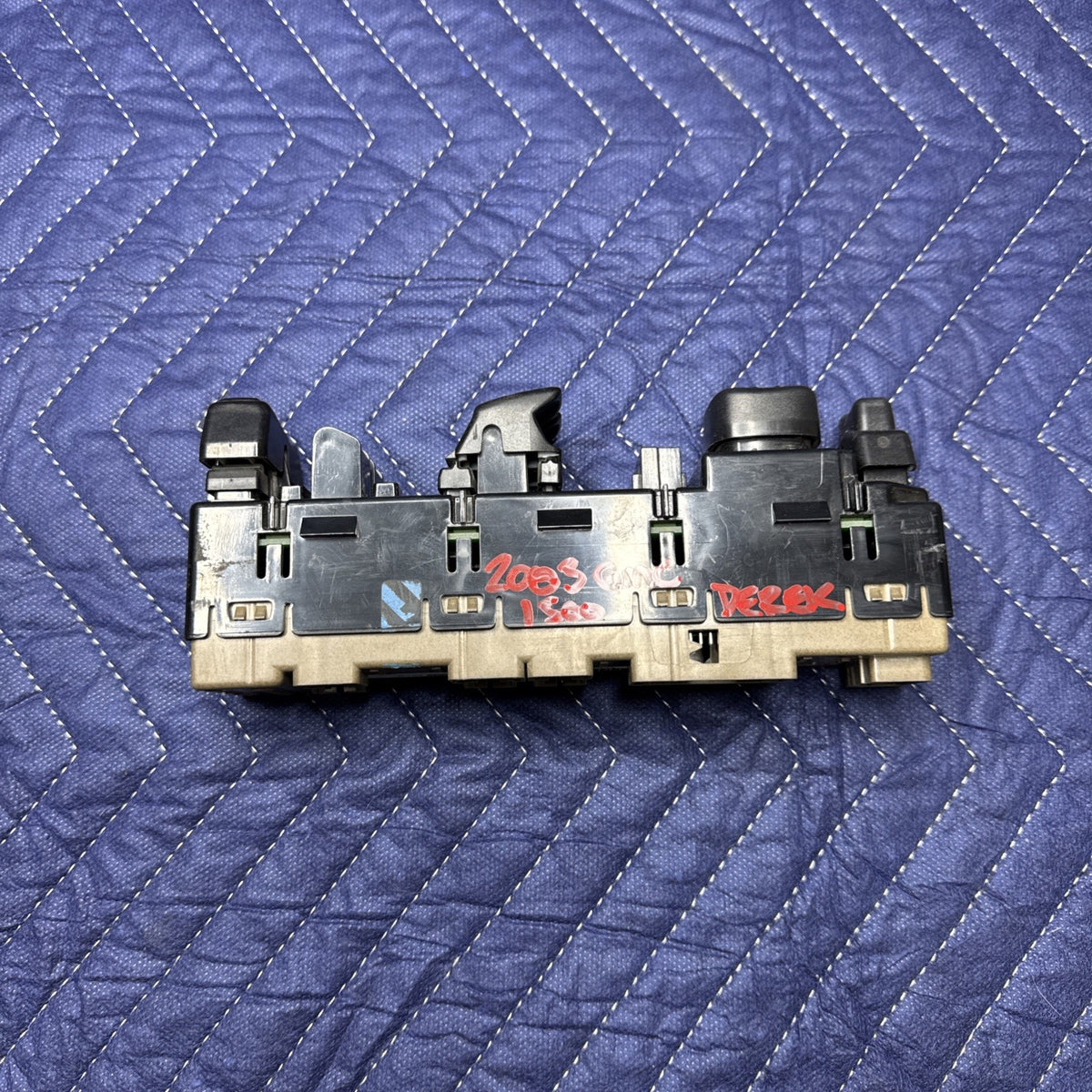 2003-2007 Silverado Sierra Master Window Switch Fold Mirror Ext Cab 15202848