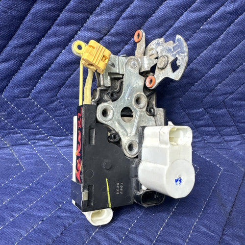 01-07 Silverado Sierra Tahoe Yukon Rear Left Door Latch Lock Actuator 16872415