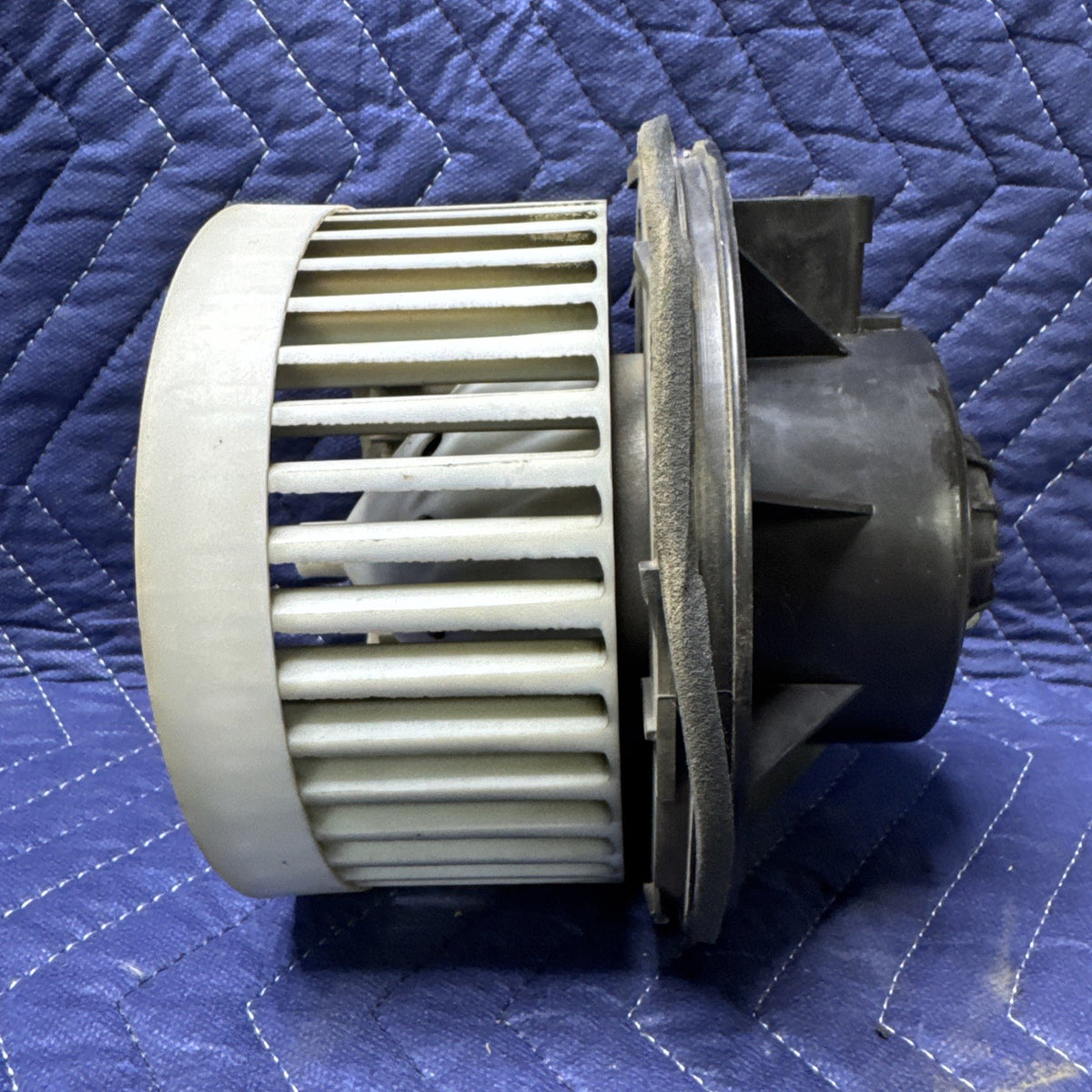 1999-2002 Silverado Sierra Tahoe Yukon HVAC Blower Motor 52494617 Valeo OEM