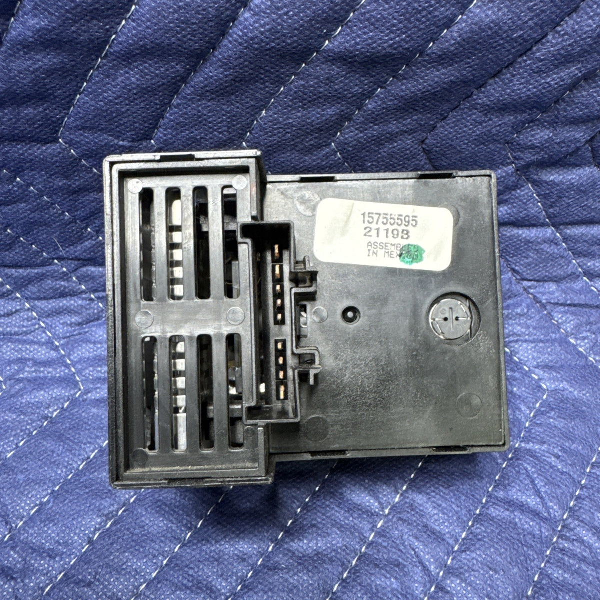 1999-2002 Silverado Sierra Tahoe Yukon Headlight Switch 15755596 OEM