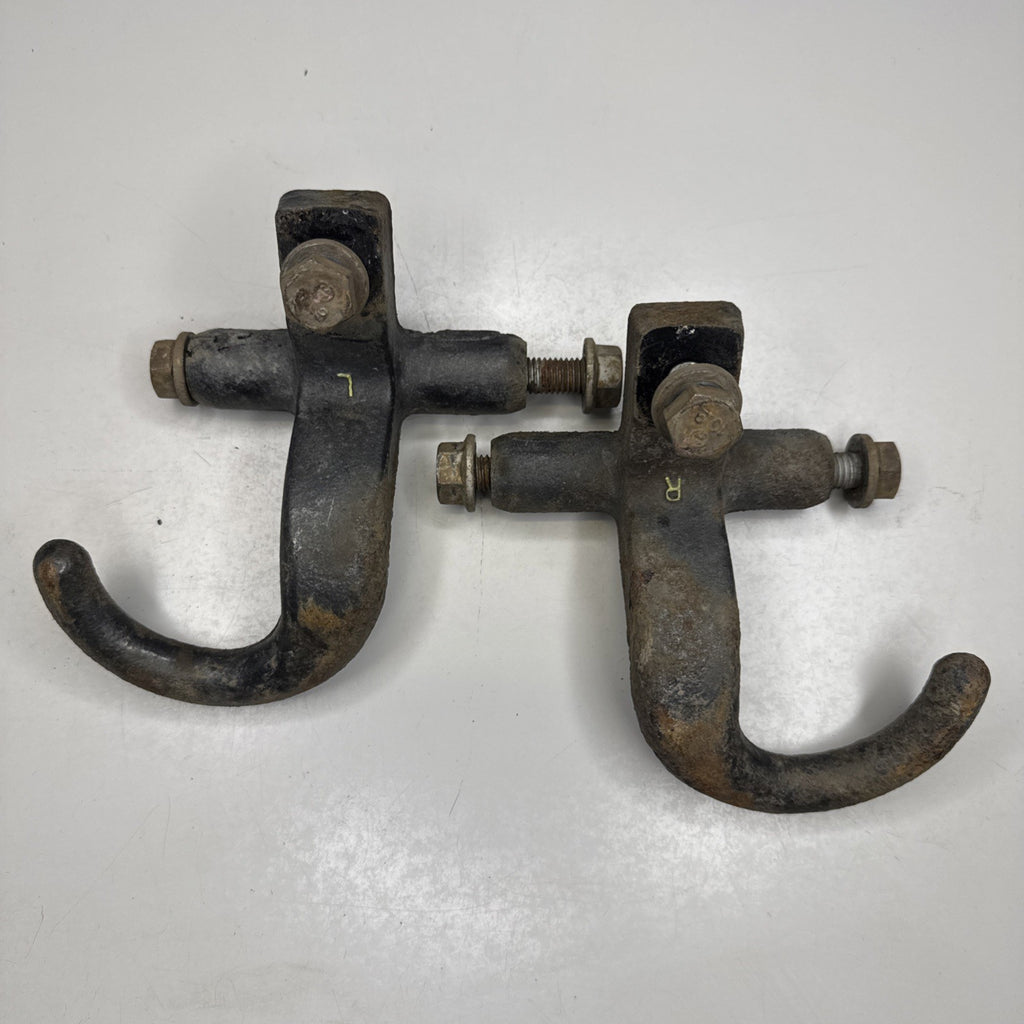 1999-2007 Chevrolet Silverado GMC Sierra Tow Hooks Pair 15709128 15709129 OEM