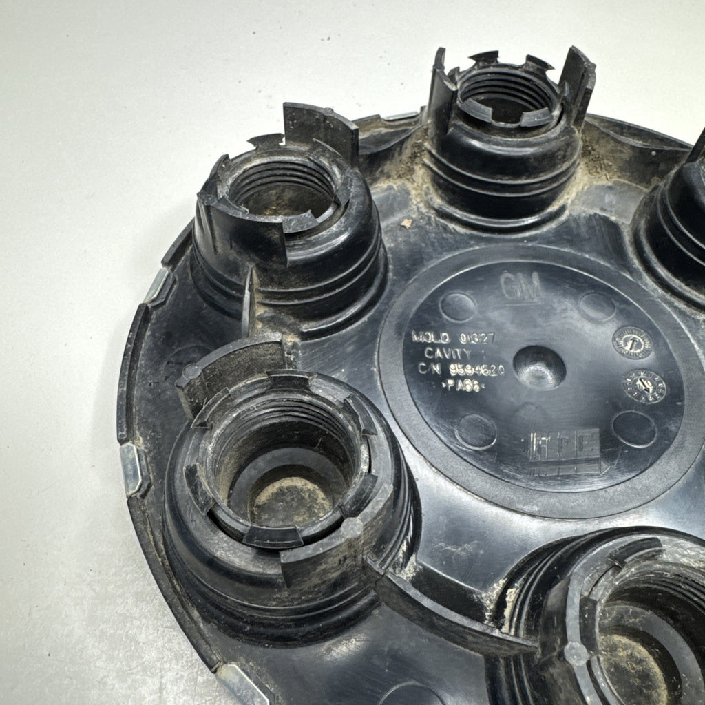 04-07 Chevy Tahoe Suburban Silverado 1500 Pickup 6 LUG Center Cap OE 9594520 A5