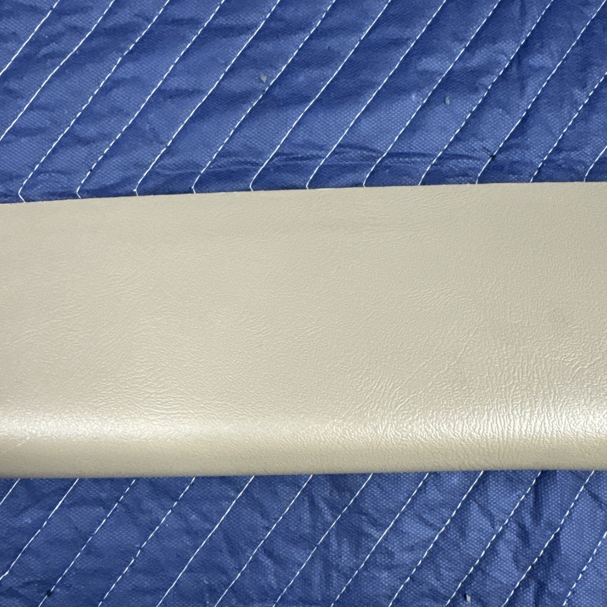 1999-2006 Chevrolet Silverado GMC Sierra A Pillar Trim RH 15073354 Tan OEM