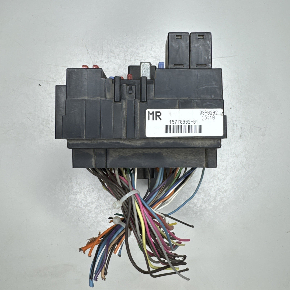 1999-2006 Chevrolet Silverado GMC Sierra Fuse Box 15770992-01 OEM w/ Relays