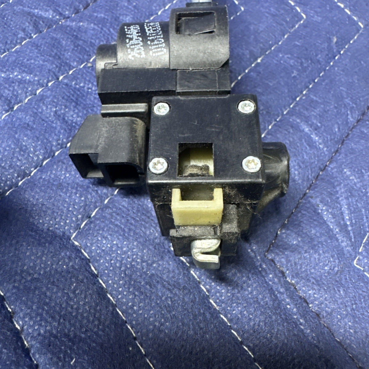 1999-2004 Silverado Sierra Shift Interlock BTSI Solenoid 26064466 OEM