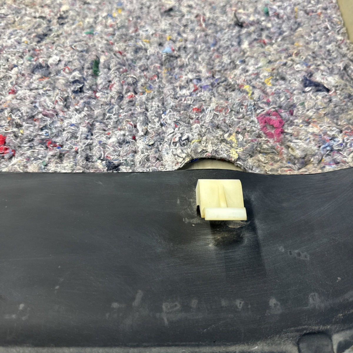 2001-2002 Silverado Sierra Crew Cab LH Rear Door Panel 15086583 OEM