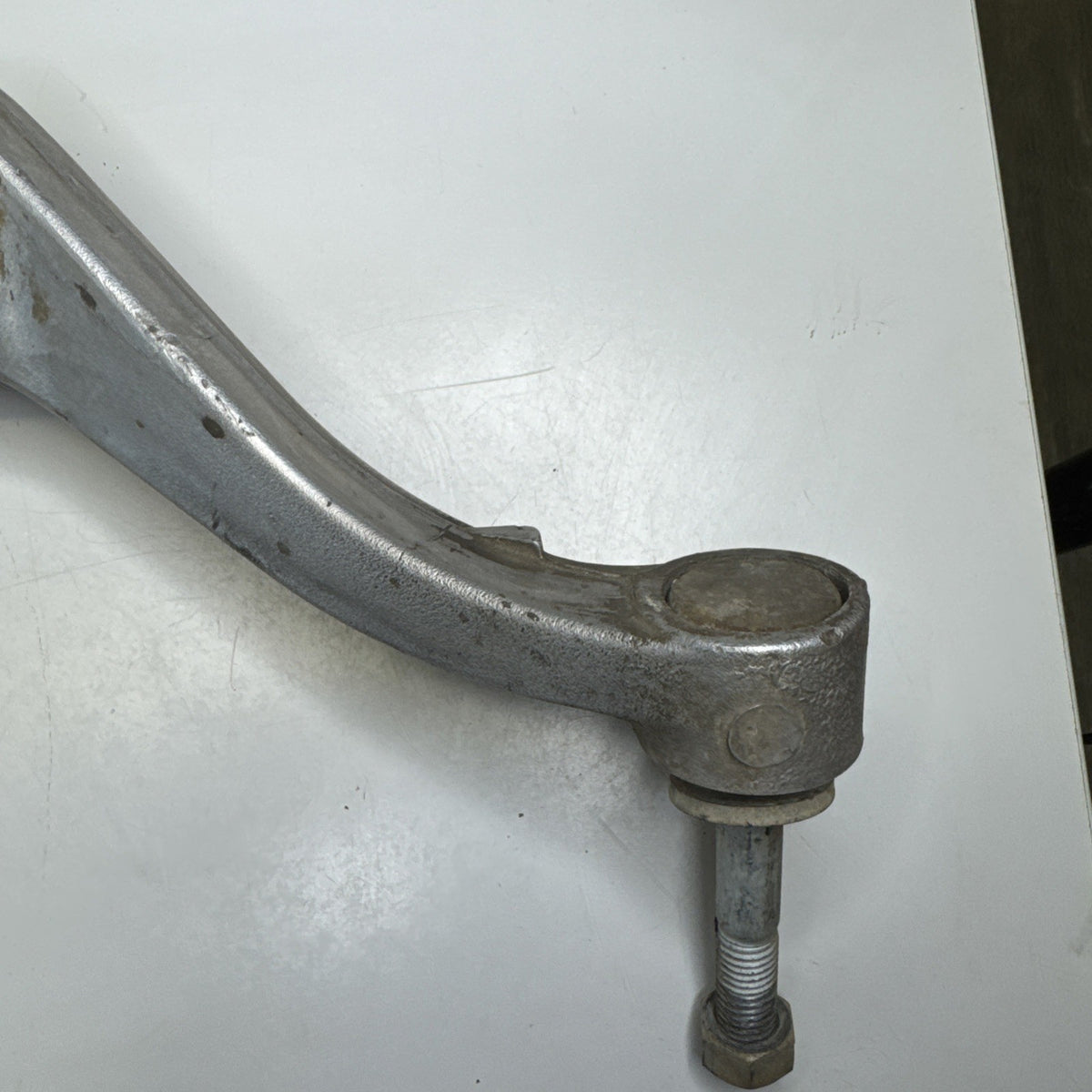 1999-2007 Chevrolet Silverado GMC Sierra Front Diff Mount Bracket 15999801 OEM