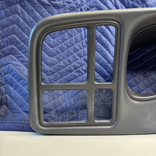 1999-02 GM Silverado Sierra Tahoe Yukon Radio Stereo Dash Bezel 15772850 OEM