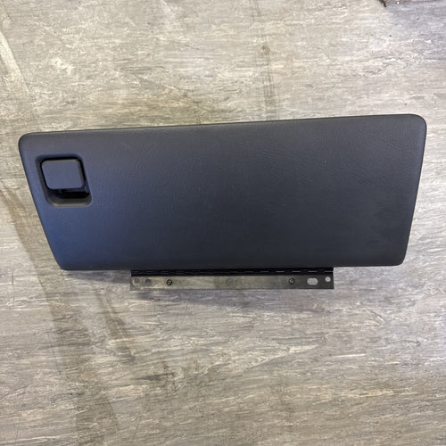 1999-2002 Chevrolet Silverado GMC Sierra Glove Box Assembly 15707423 OEM
