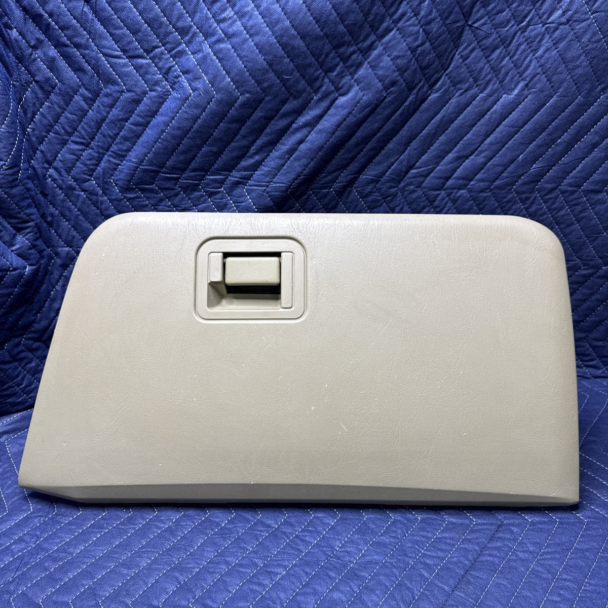 2003-2007 Ford F250 F350 Glove Box Storage Bin Parchment Tan 3C3X-250601-BA OEM