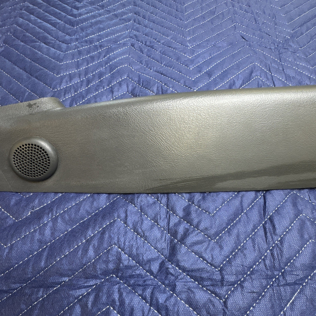 1999-2007 Chevrolet Silverado GMC Sierra LH A Pillar Trim 15198687 Bose OEM