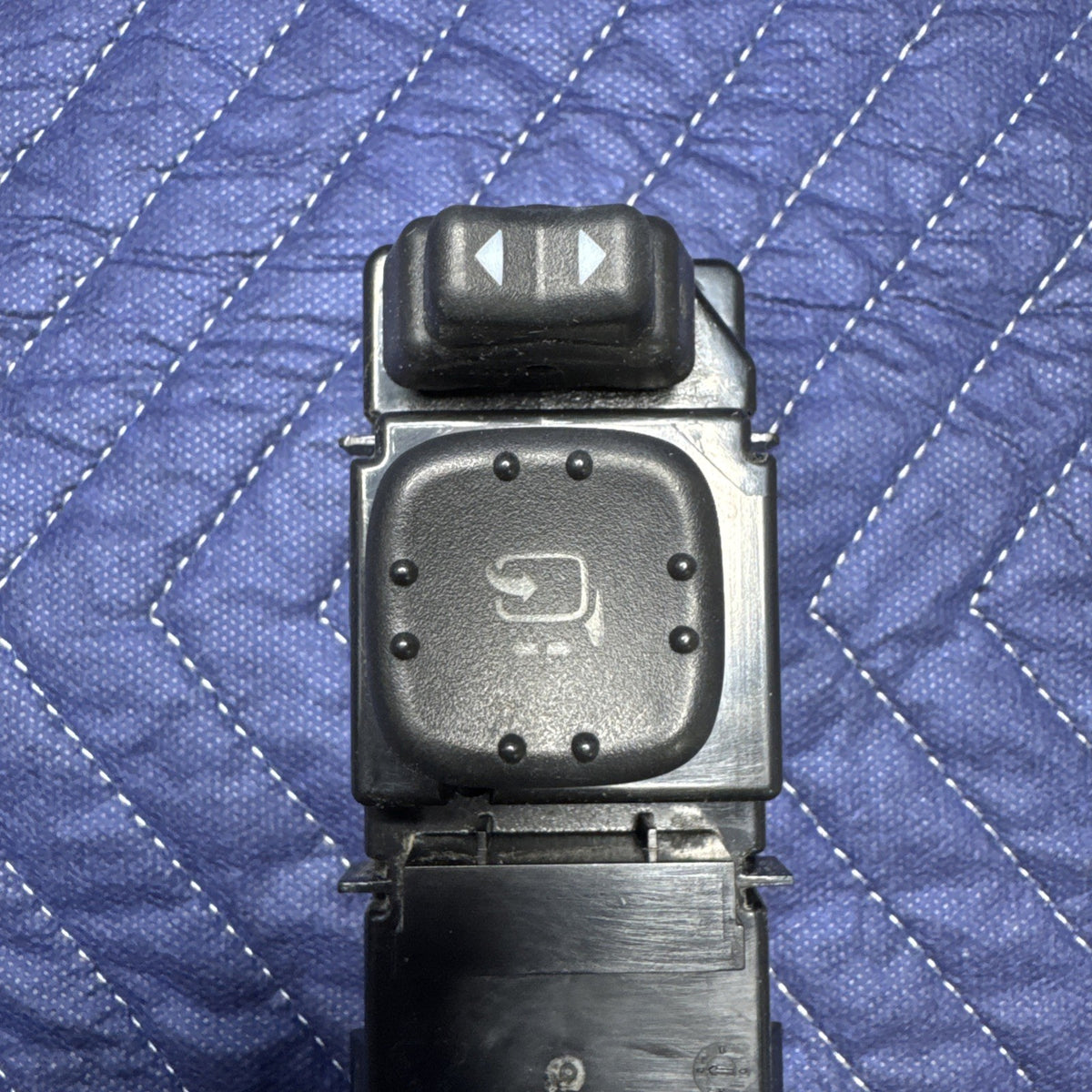2003-2007 Silverado Sierra Master Window Switch Fold Mirror Ext Cab 15202848