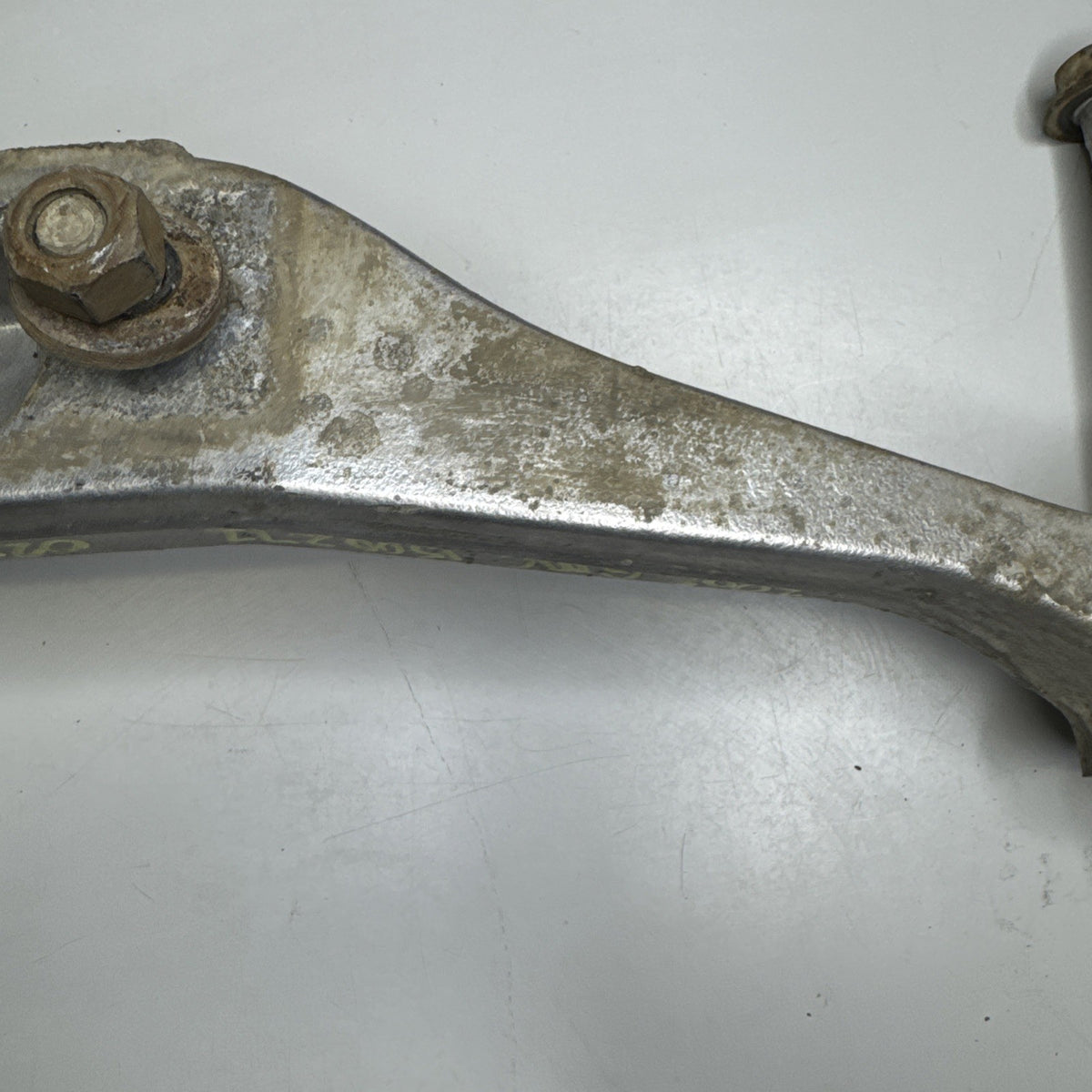 1999-2007 Chevrolet Silverado GMC Sierra Front Diff Mount Bracket 15999801 OEM