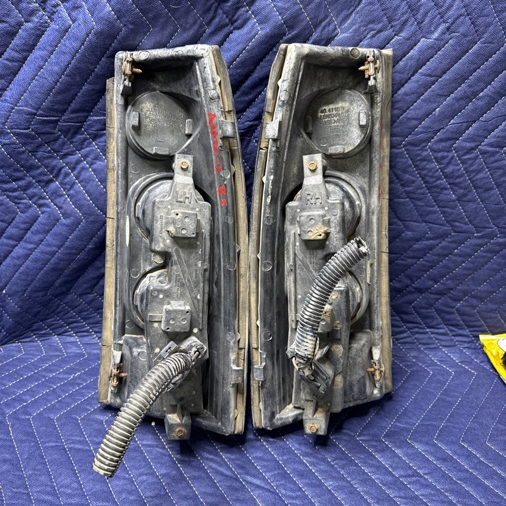 88-99 OBS Chevy GMC C1500 K1500 Tahoe Yukon Altezza Tail Lights Pair OEM Style