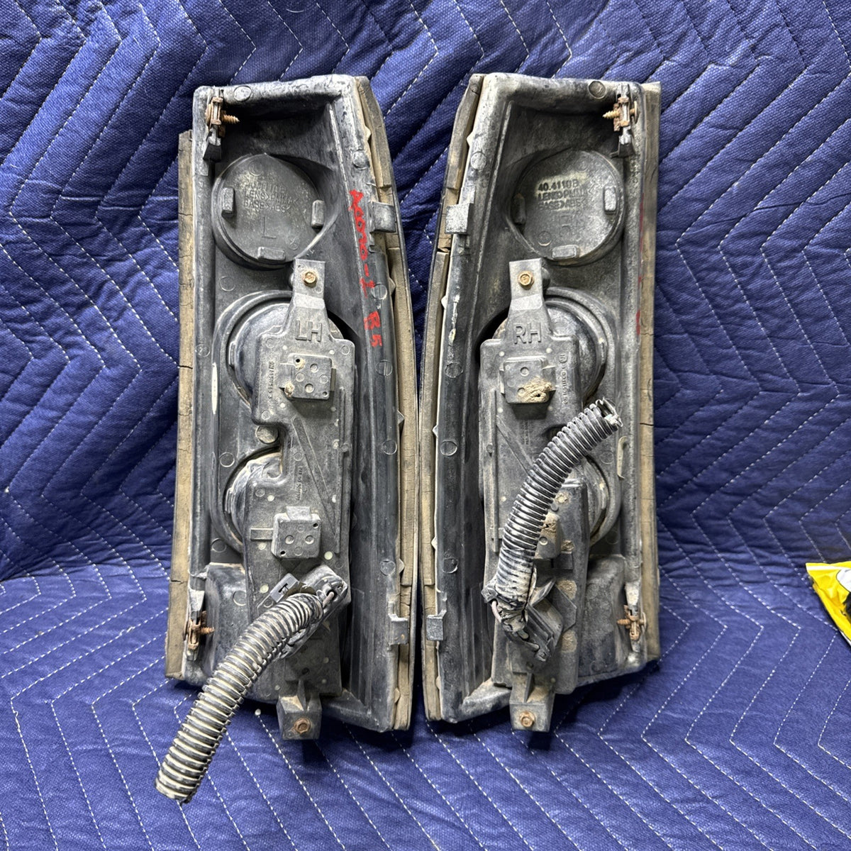 88-99 OBS Chevy GMC C1500 K1500 Tahoe Yukon Altezza Tail Lights Pair OEM Style