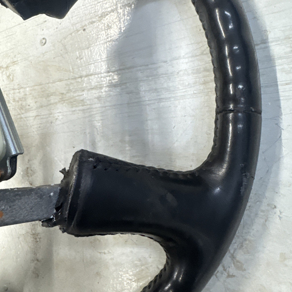 1999–2005 Silverado Sierra Leather Steering Wheel Ebony 15763216 OEM