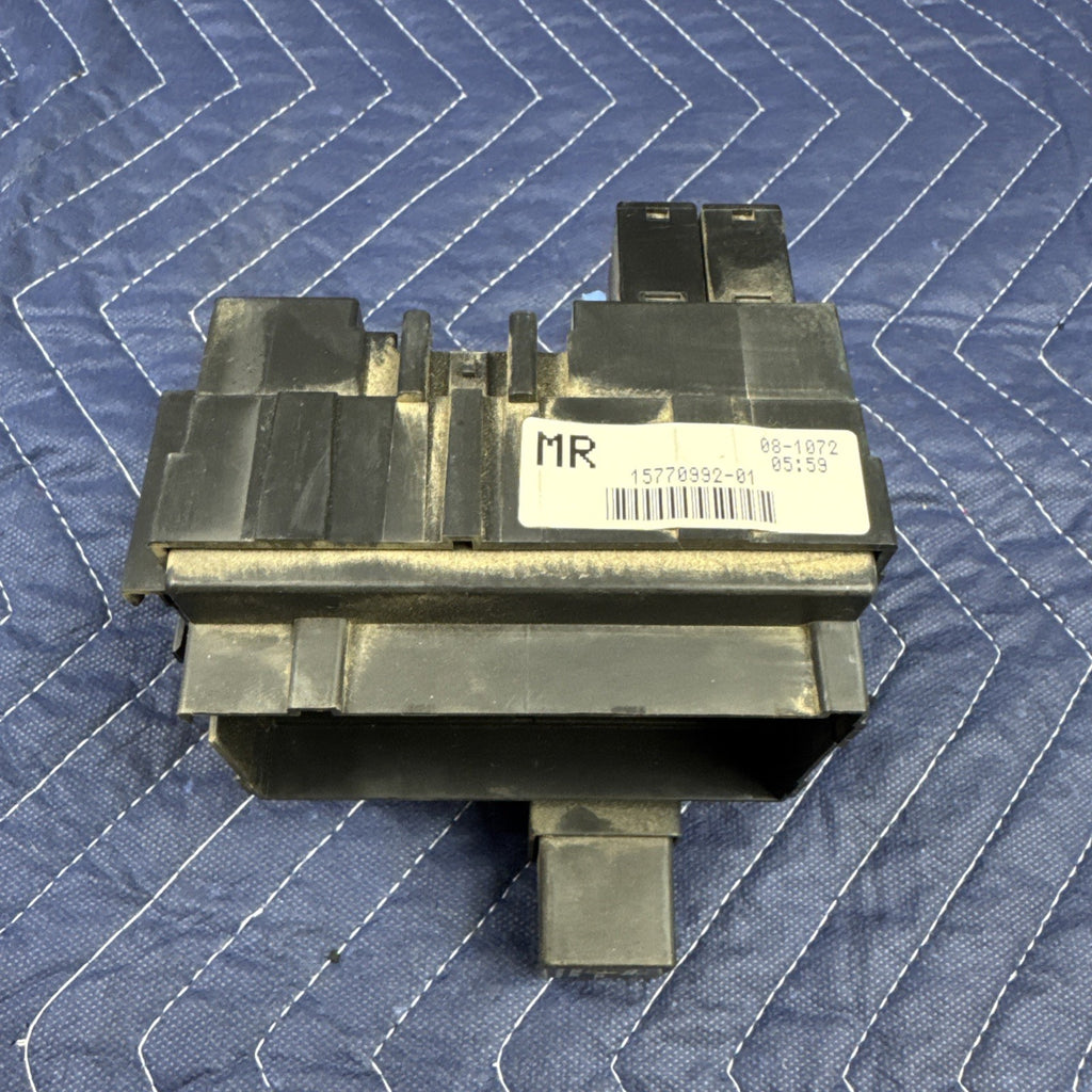 1999-2002 Chevrolet Silverado GMC Sierra Fuse Box Relay Block 15770992 OEM