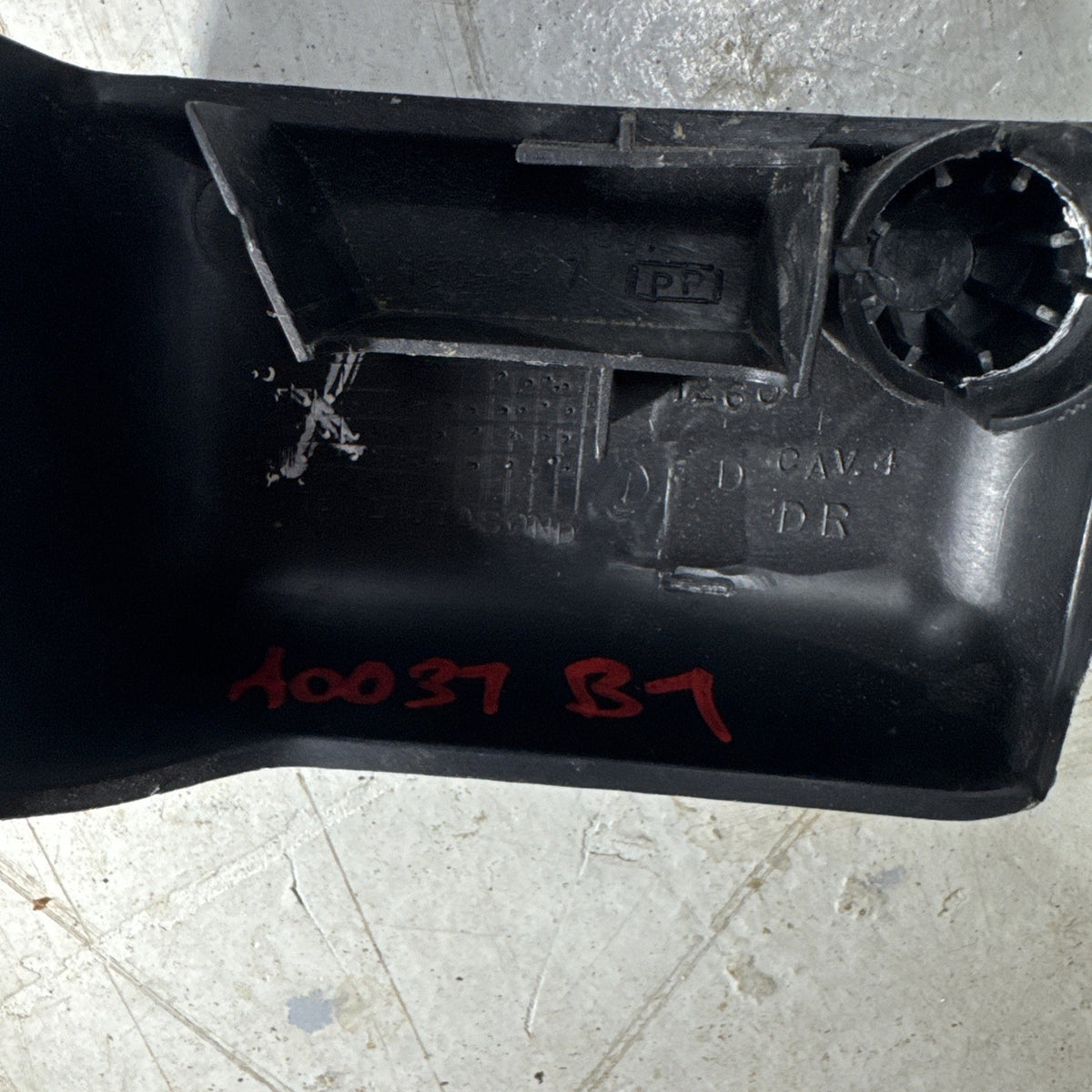 1999–2007 Silverado Sierra Driver Seat Track Cover Medium Gray 15041467