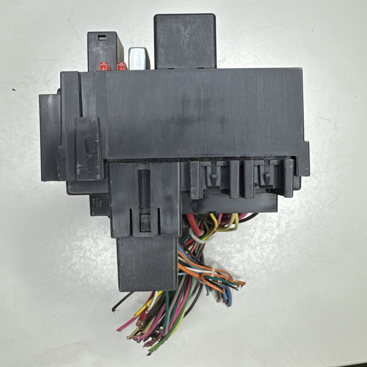 1999-2006 Chevrolet Silverado GMC Sierra Fuse Box 15770992-01 OEM w/ Relays
