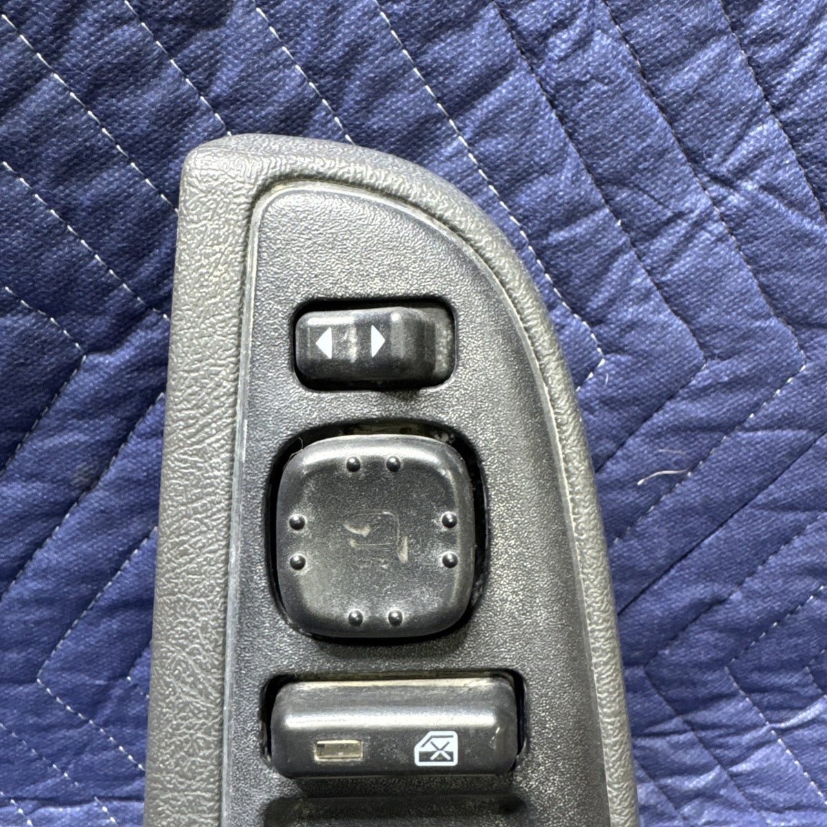 2003-2007 Silverado Sierra Tahoe Yukon Master Window Switch 15112972 OEM
