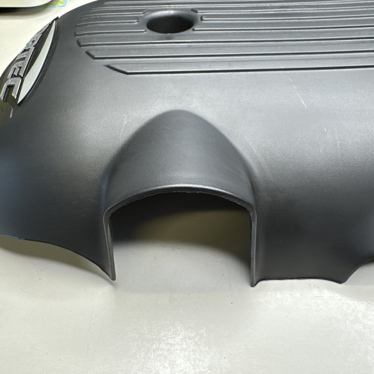 01-06 Silverado Sierra Tahoe Yukon Suburban 4.8 5.3 6.0 Vortec Engine Cover 1258