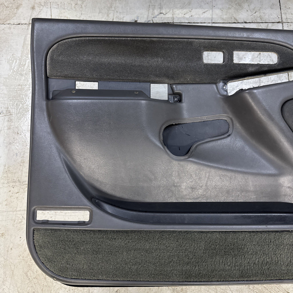 1999-2007 Silverado Sierra Tahoe Suburban Yukon LH Front Door Panel 15199390 OEM