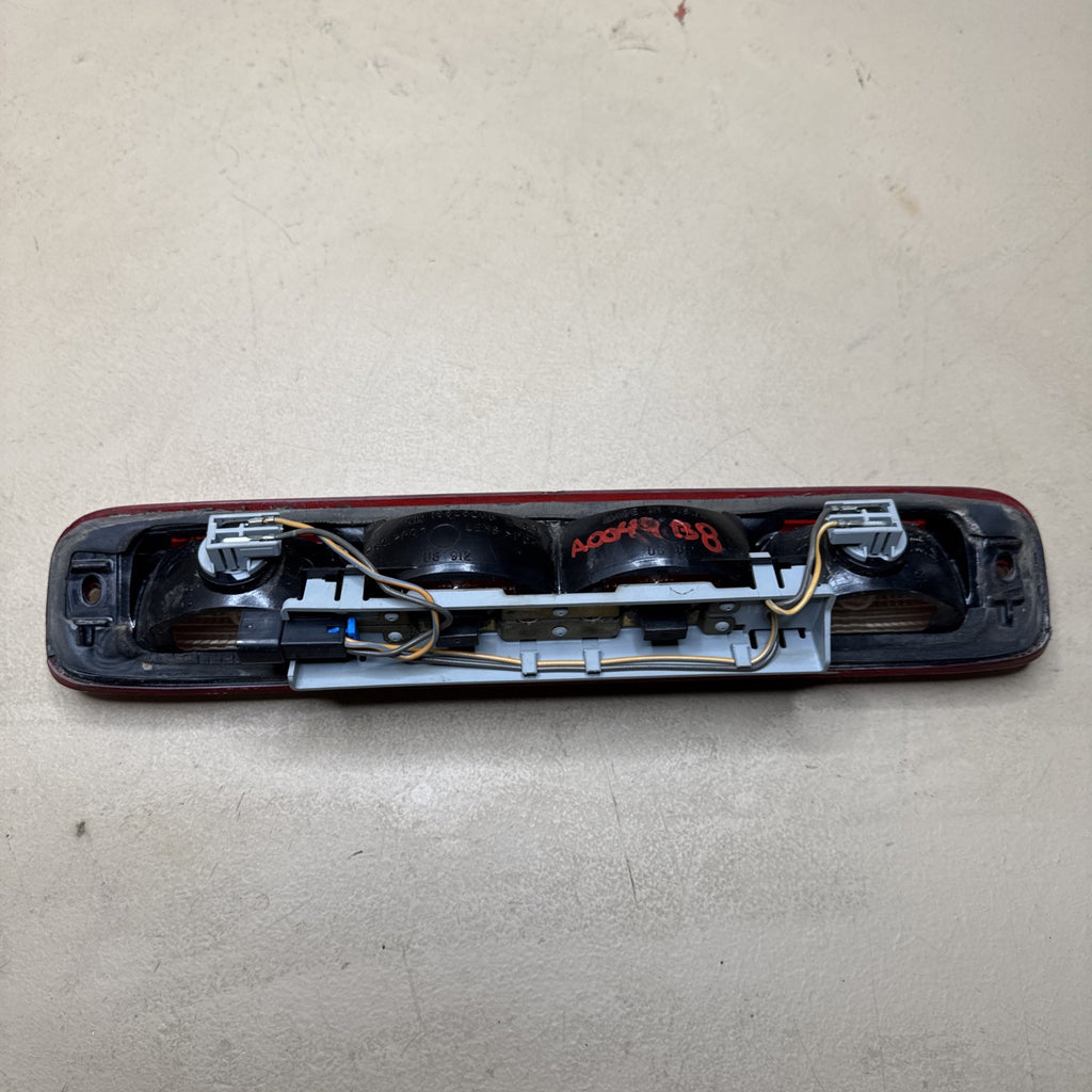 1999–2006 Silverado Sierra Third Brake Light Cargo Lamp 16525205 OEM