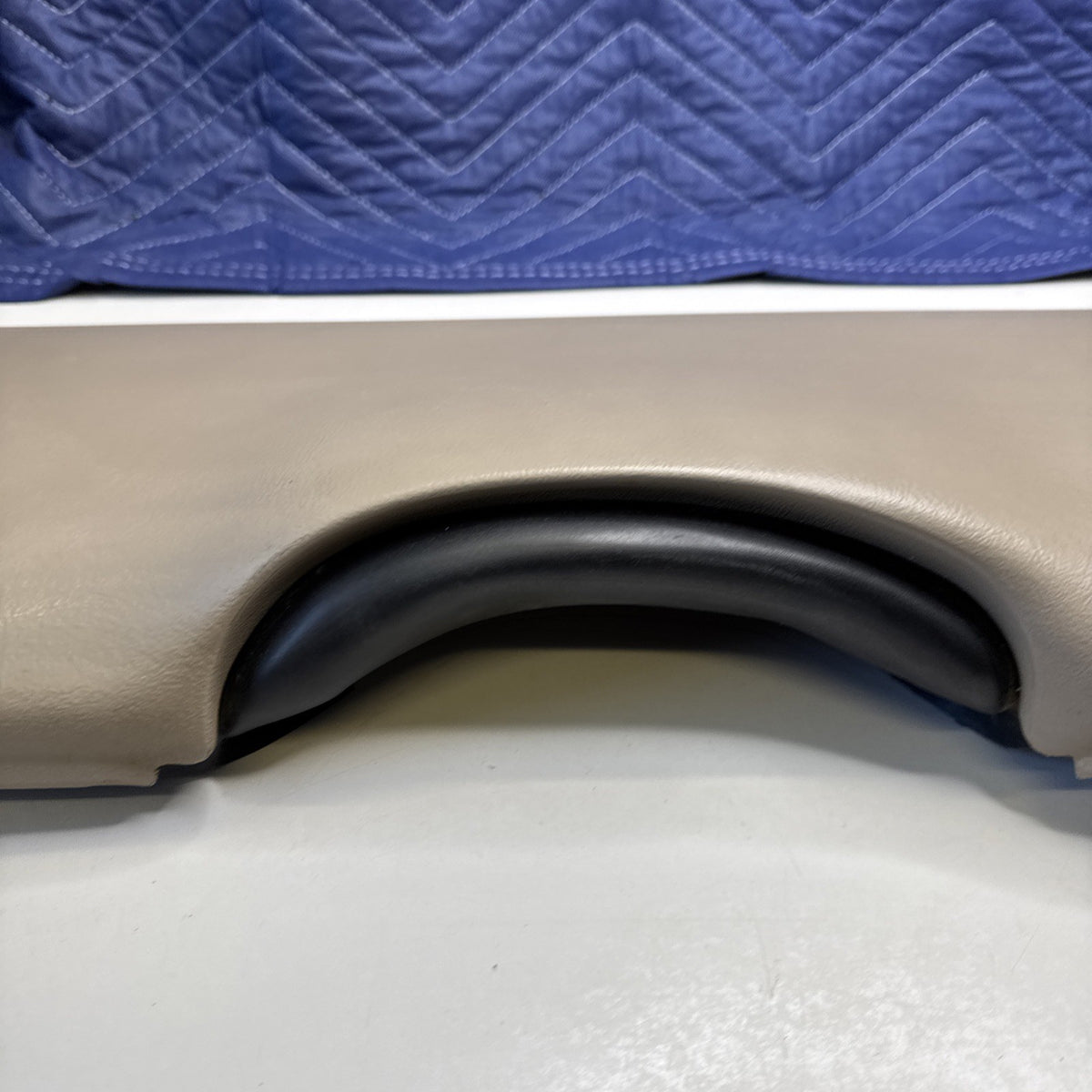 1999-06 GM Silverado Sierra Tahoe Yukon Lower Knee Bolster Trim 15051287 OEM
