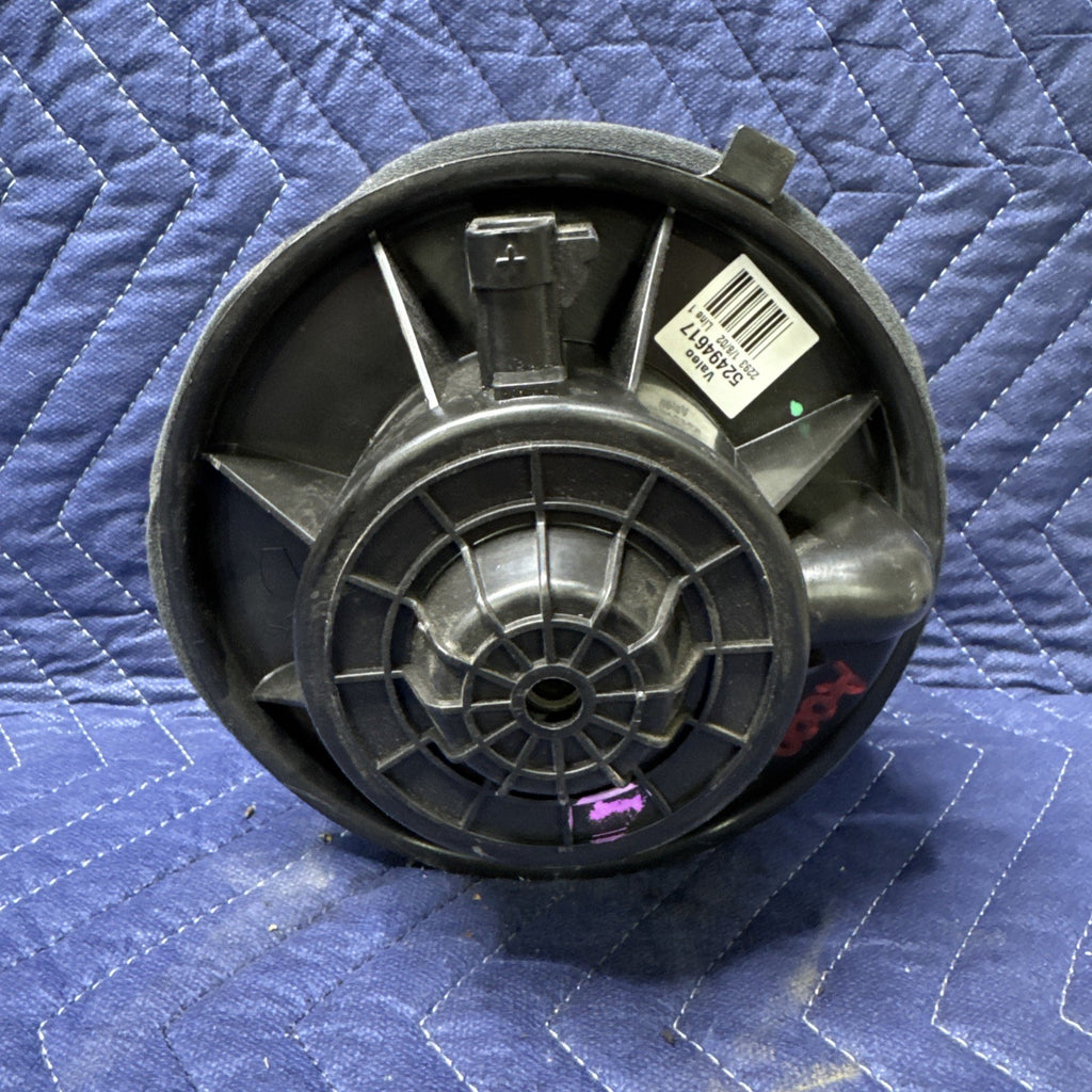 1999-2002 Silverado Sierra Tahoe Yukon HVAC Blower Motor 52494617 Valeo OEM