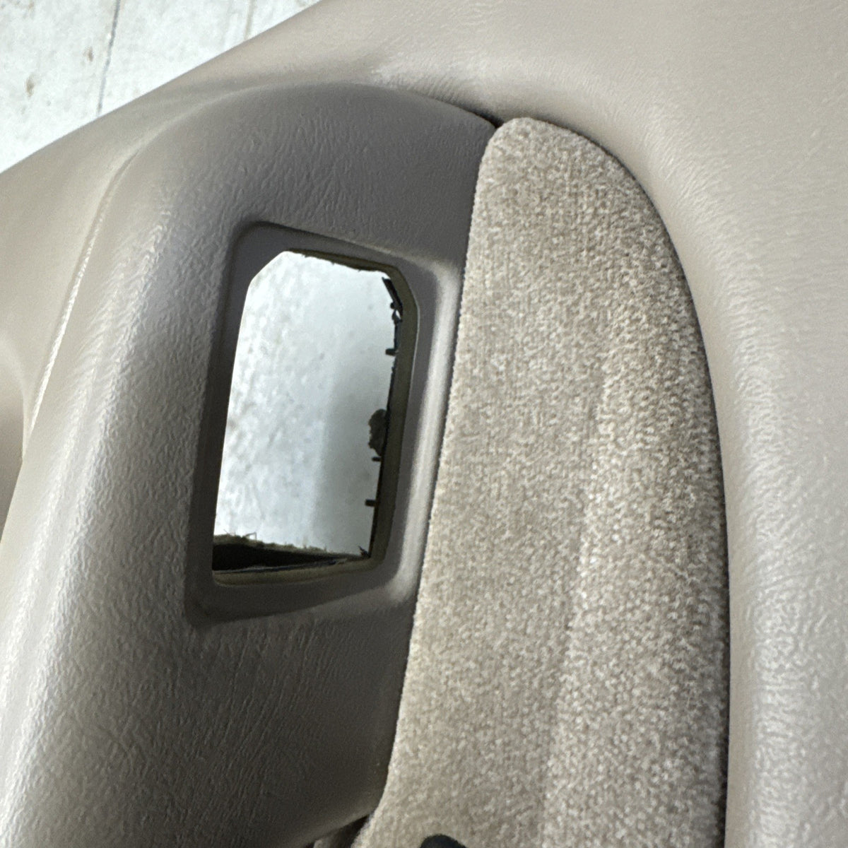 2001-2002 Silverado Sierra Crew Cab RH Rear Door Panel 15086584 OEM