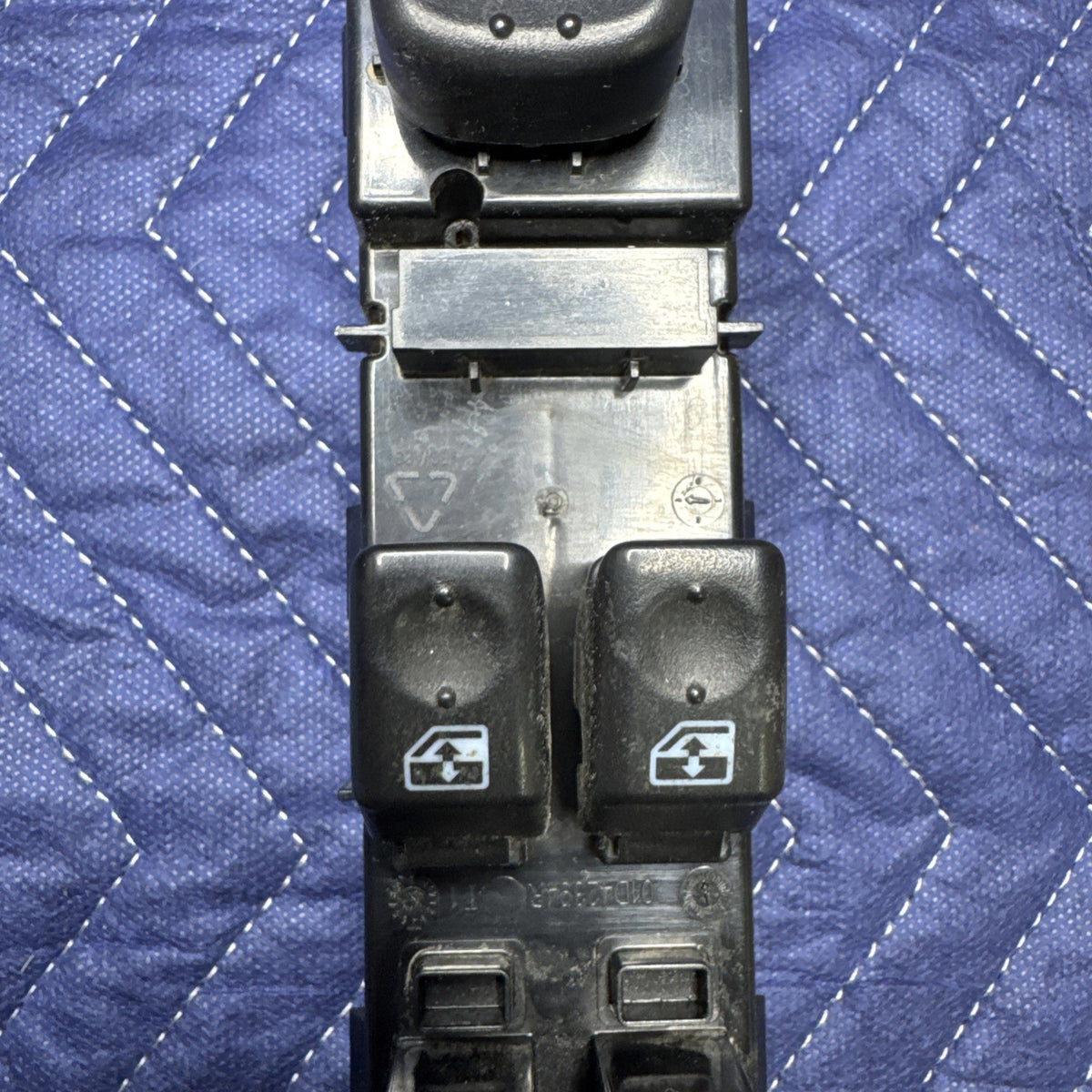 2003-2007 Silverado Sierra Master Window Switch Fold Mirror Ext Cab 15202848