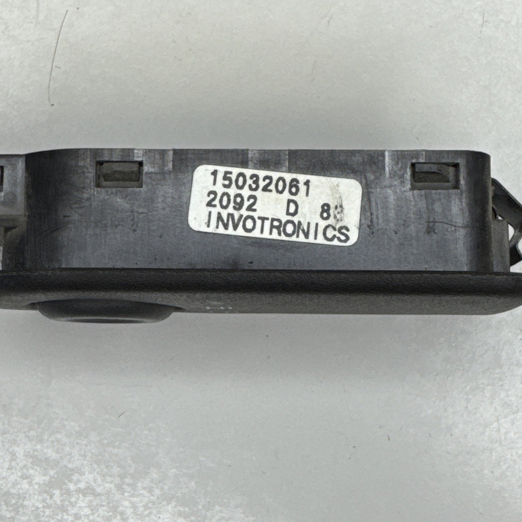1999-02 GM Silverado Sierra Tahoe Yukon Heated Seat Switch RH 15032061 OEM