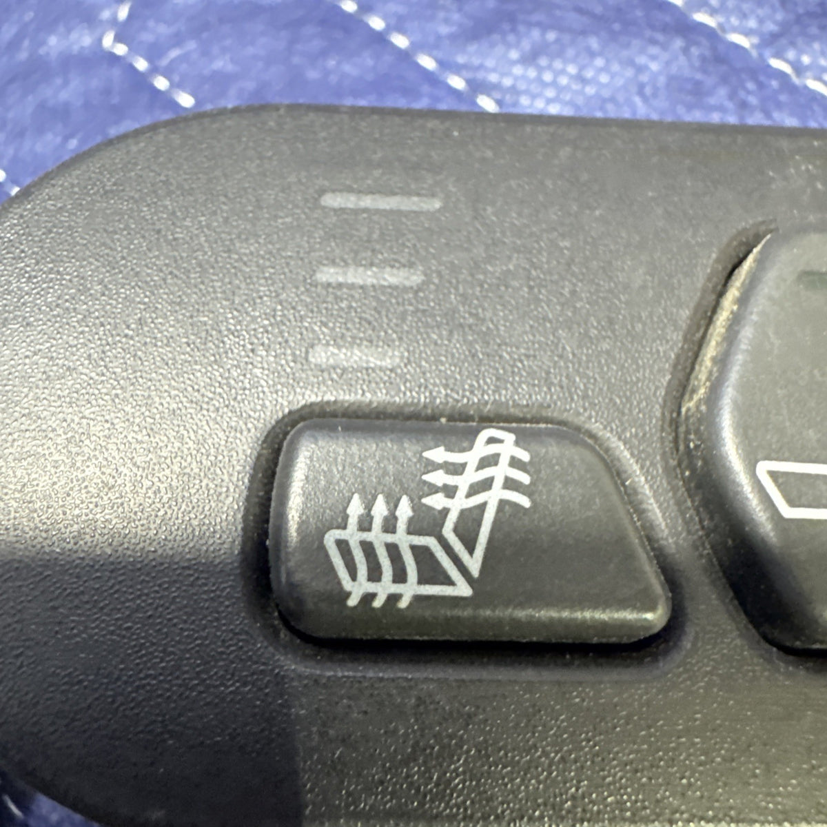 2003-2007 Silverado Sierra Tahoe Yukon Heated Seat Switch 15179135 OEM