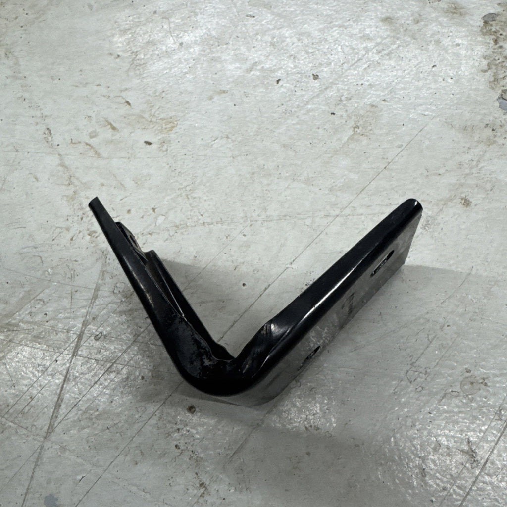 1999–2007 Silverado Sierra LH Front Fender Support Bracket 15159507 OEM