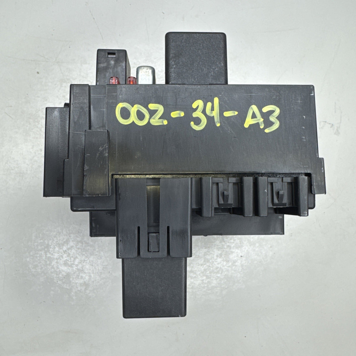 1999-2002 Chevrolet Silverado GMC Sierra Dash Fuse Box 15770992-01 OEM