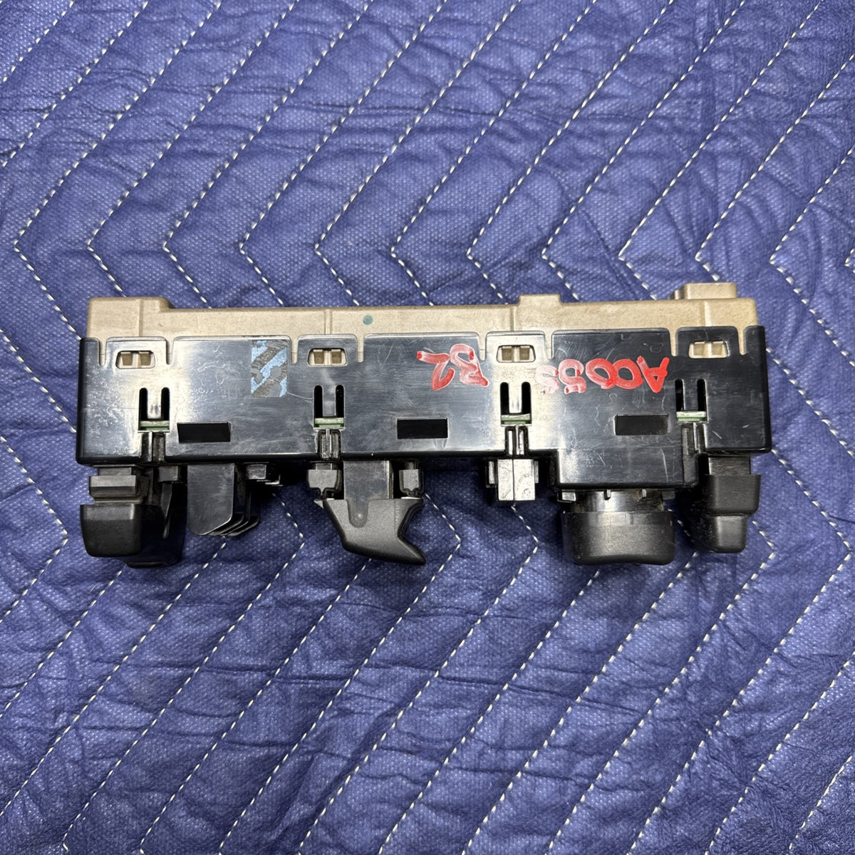 2003-2007 Silverado Sierra Master Window Switch Fold Mirror Ext Cab 15202848