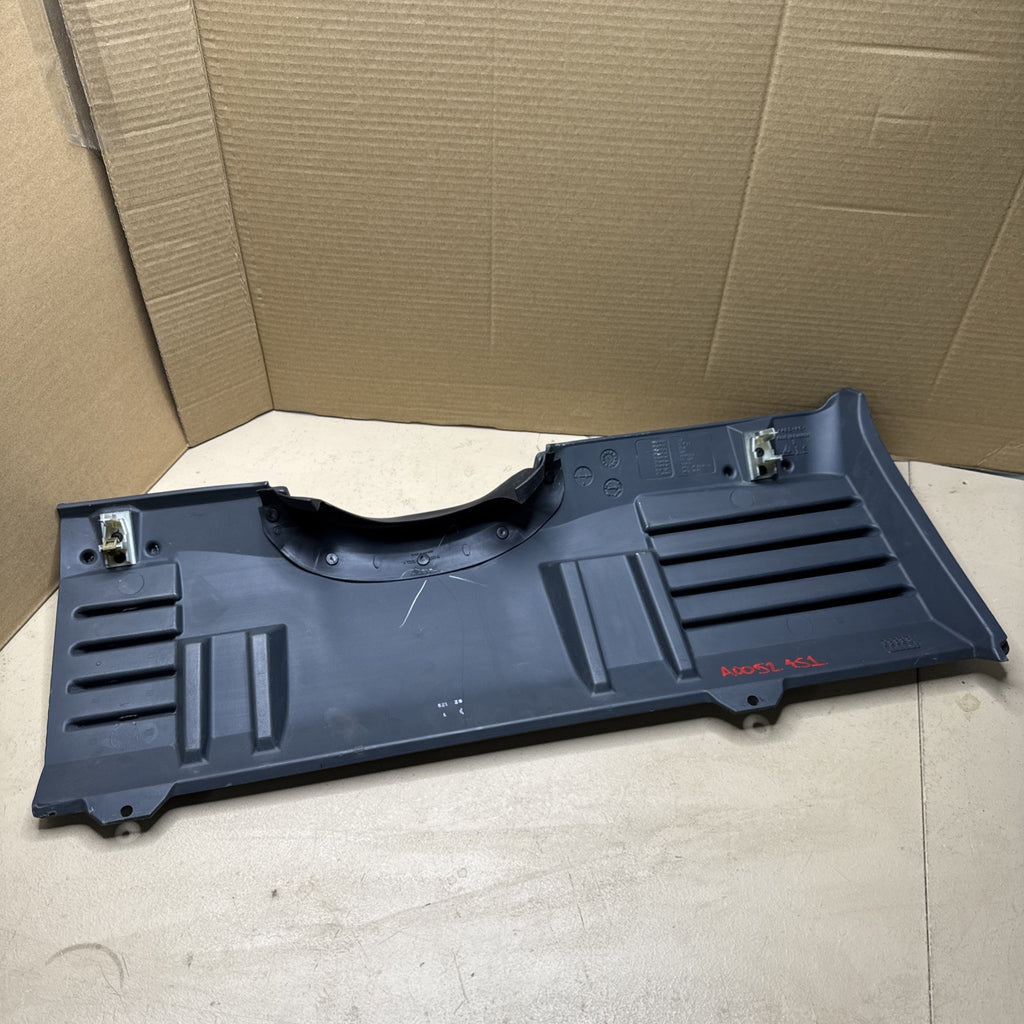 2000–2006 Silverado Sierra LH Knee Bolster Panel Medium Gray 15748089 OEM