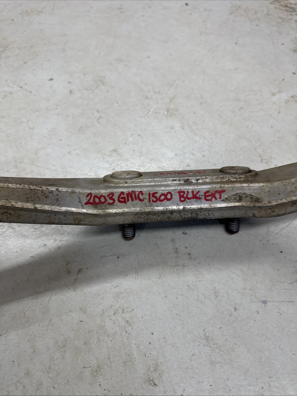 1999–2007 Silverado Sierra Front Differential Mount Bracket 15999801 OEM