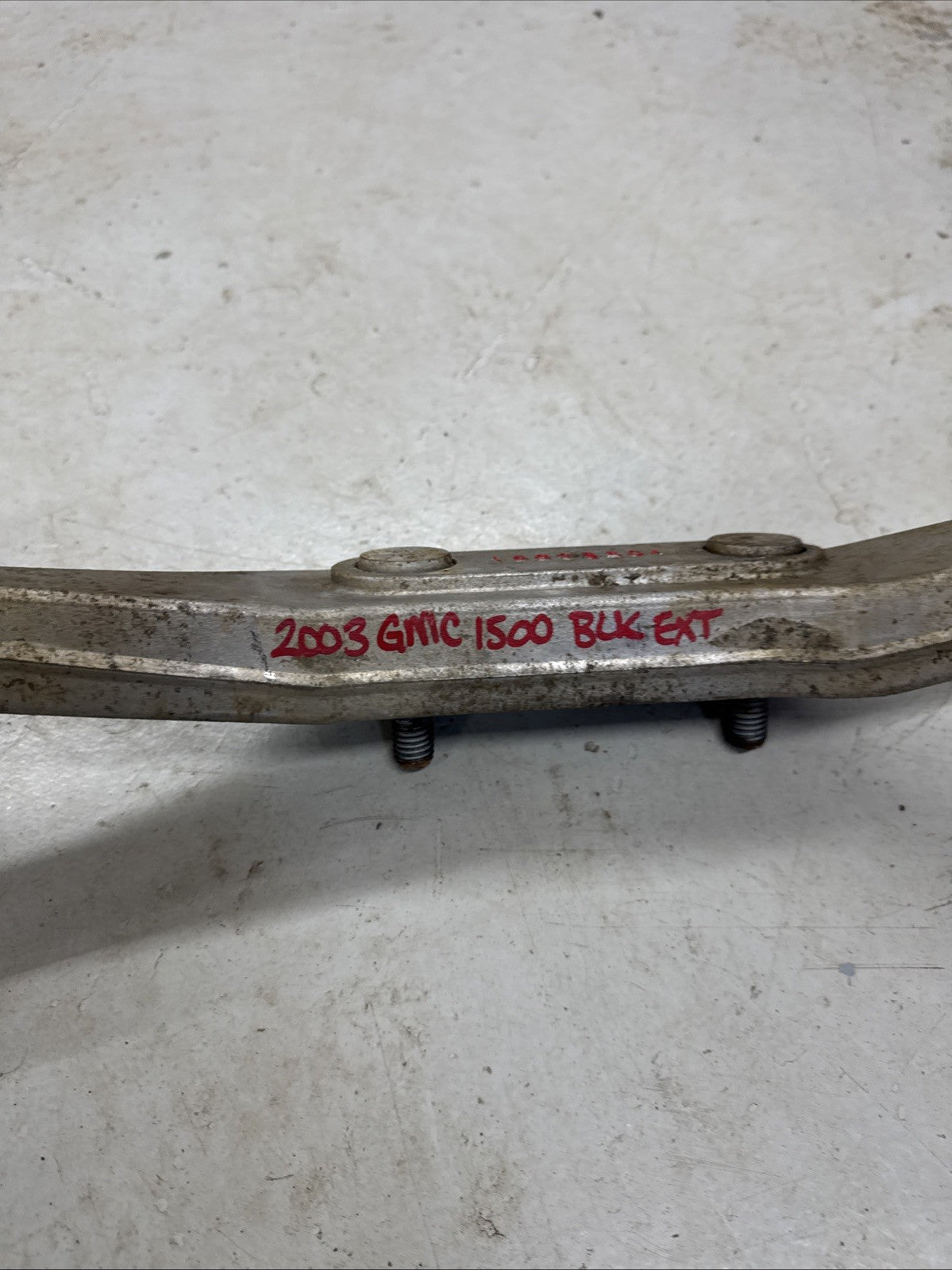1999–2007 Silverado Sierra Front Differential Mount Bracket 15999801 OEM