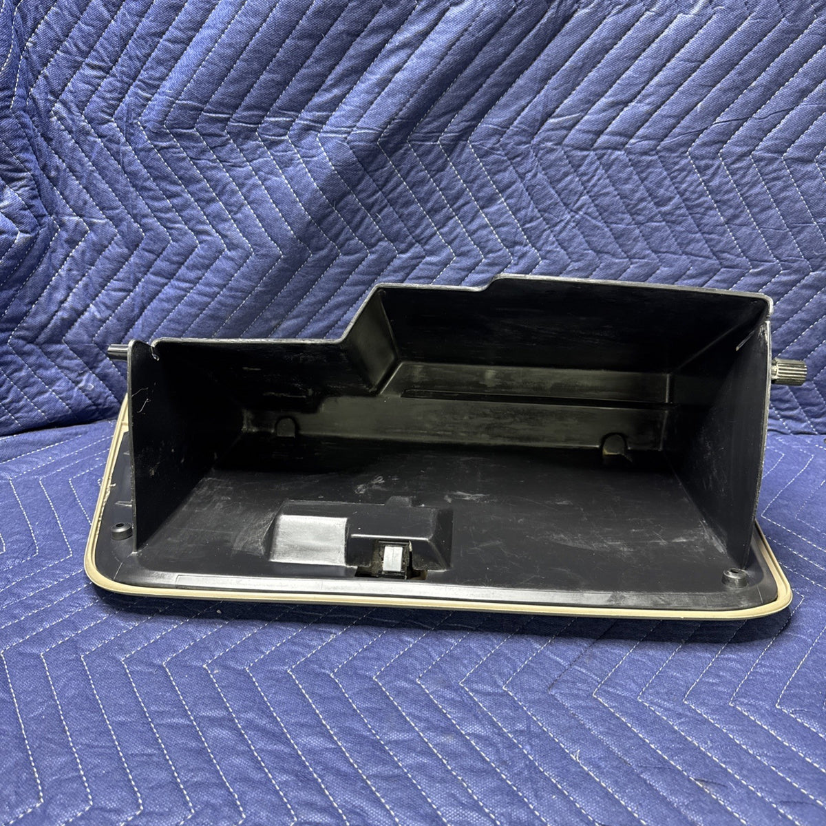 2003-2007 Ford F250 F350 Glove Box Storage Bin Parchment Tan 3C3X-250601-BA OEM