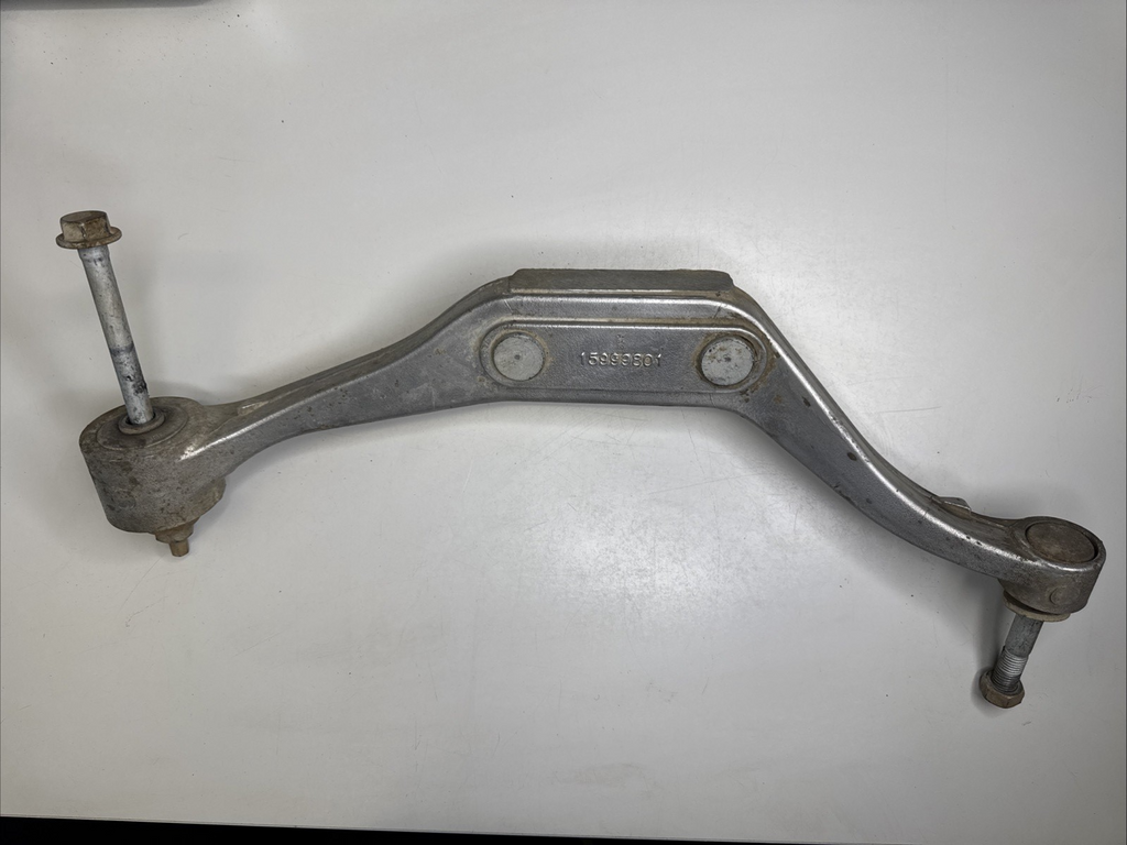 1999-2007 Chevrolet Silverado GMC Sierra Front Diff Mount Bracket 15999801 OEM